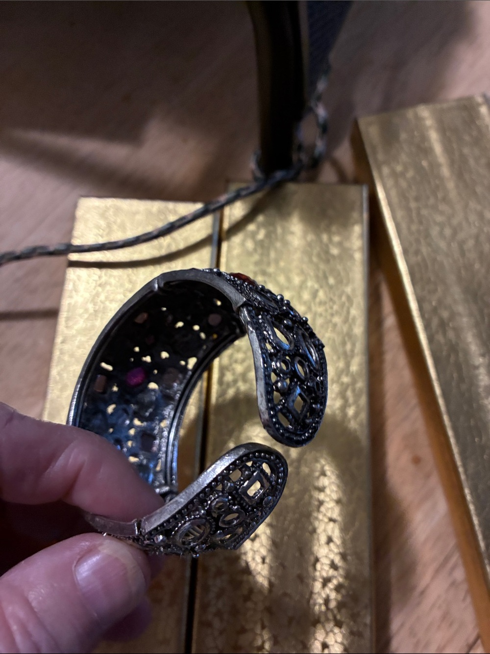 Vintage-Inspired Red Gemstone Cuff Bracelet - Picture 2 of 11